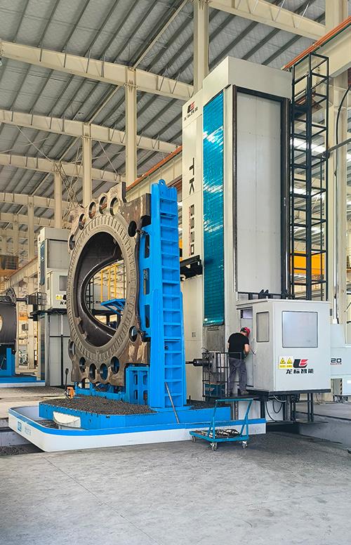 数控落地镗铣床如何实现五面加工？